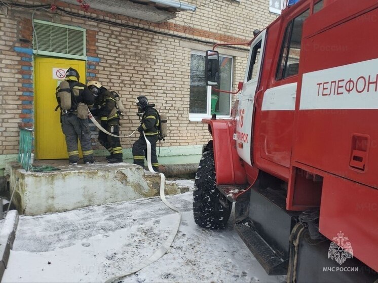 Горящий мусор в подвале многоэтажки в Алексине угрожал жильцам