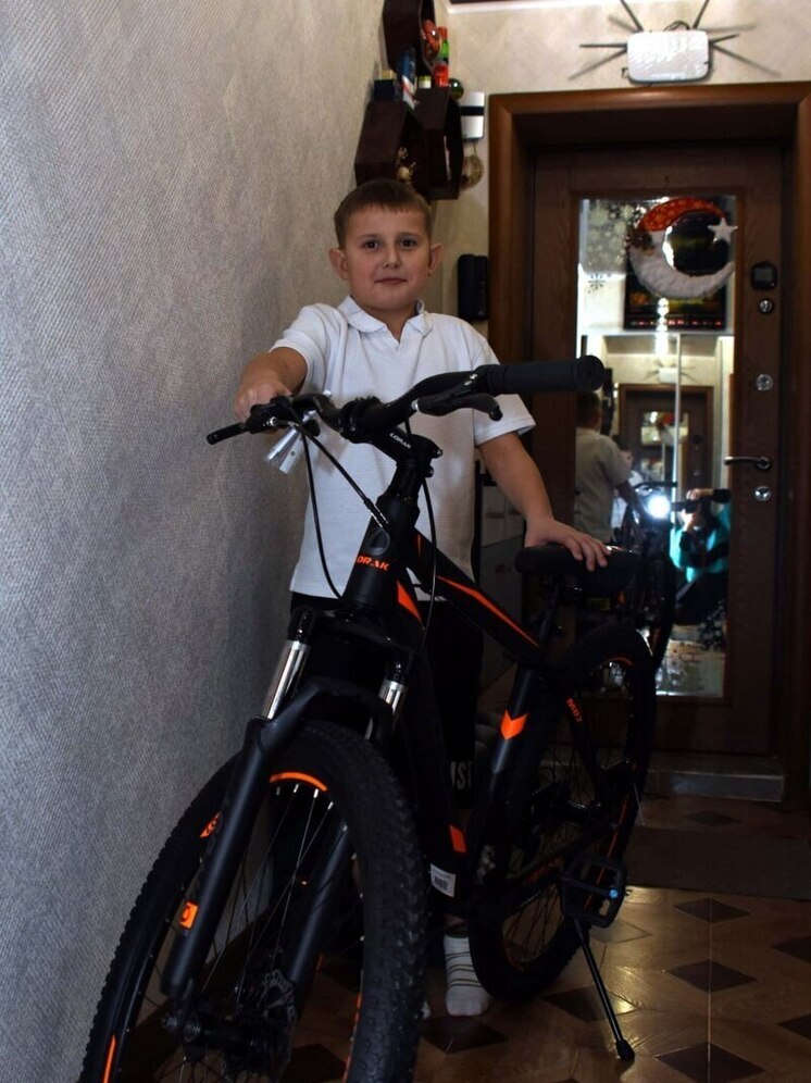 Игорь Ляхов исполнил новогоднее желание девятилетнего Вани из Сафонова