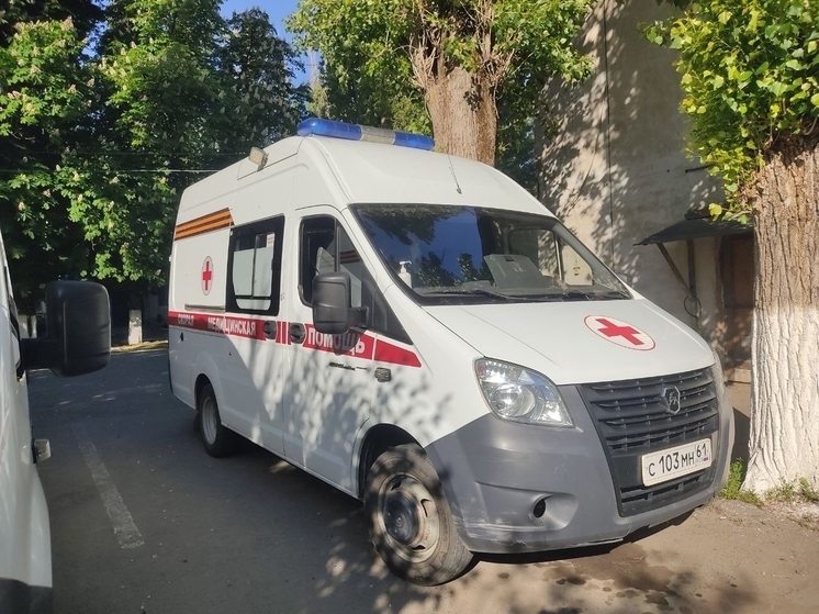 В Ростове иномарка сбила пешехода-нарушителя: от удара женщина отлетела на встречную машину