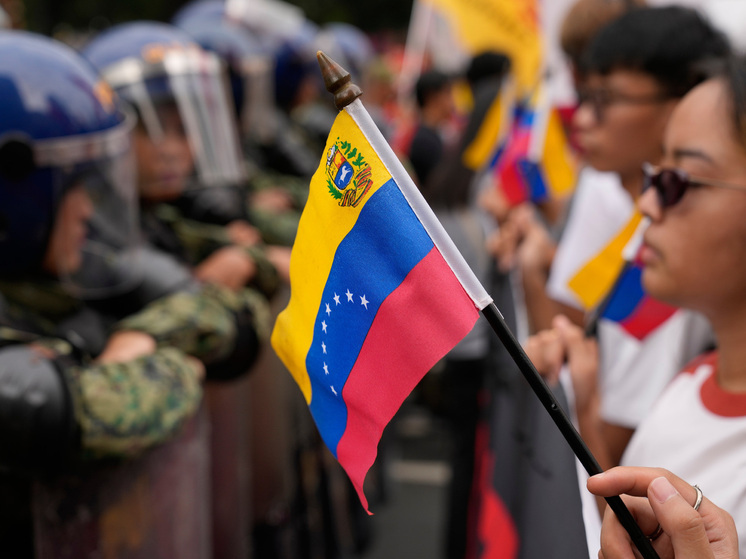 Европейские лидеры, похоже, растеряны перед лицом нового мирового порядка после нападения на Венесуэлу, констатирует в своем анализе дипломатический редактор британского издания The Guardian Патрик Винтур