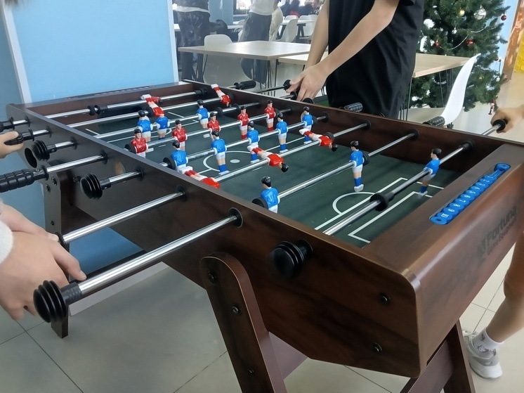 Зимние каникулы порой превращаются в настоящее испытание для детей и их родителей. Ведь каждый хочет провести время так, как хочется только ему. Как найти баланс и провести время с максимальной пользой на длинных праздниках? Об этом «МК в Питере» рассказала детский психолог, психолог-консультант, школьный психолог, нейропсихолог, а также специалист по психодиагностике Александра Челядина.