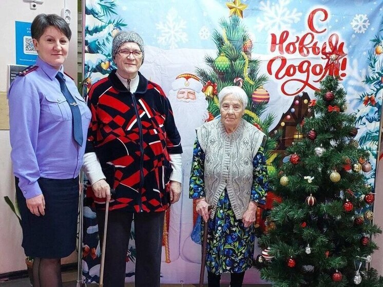 Михайловские следователи поздравили подопечных дома для престарелых и инвалидов