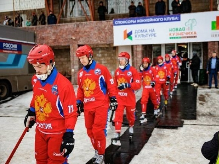 Главная команда страны по хоккею с мячом проведет сборы в Нижнем