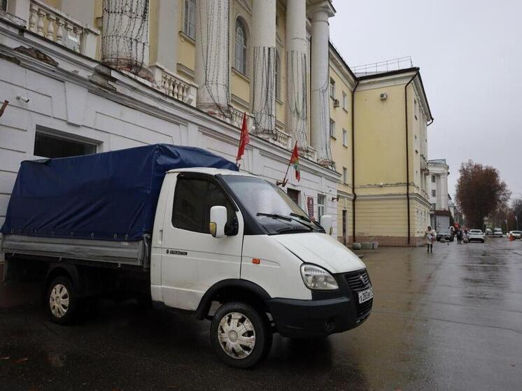 Жители Новомосковска собрали гуманитарный груз для образовательных учреждений Херсонской области