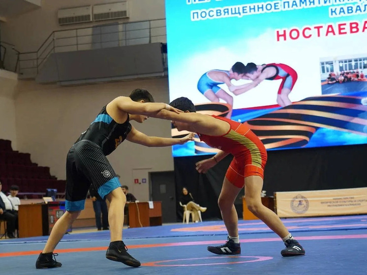 В Элисте состязались юные вольники