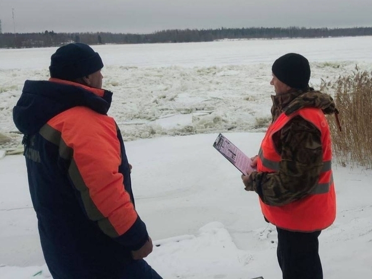 Инспекторы проверили лед на водоемах Сланцевского района
