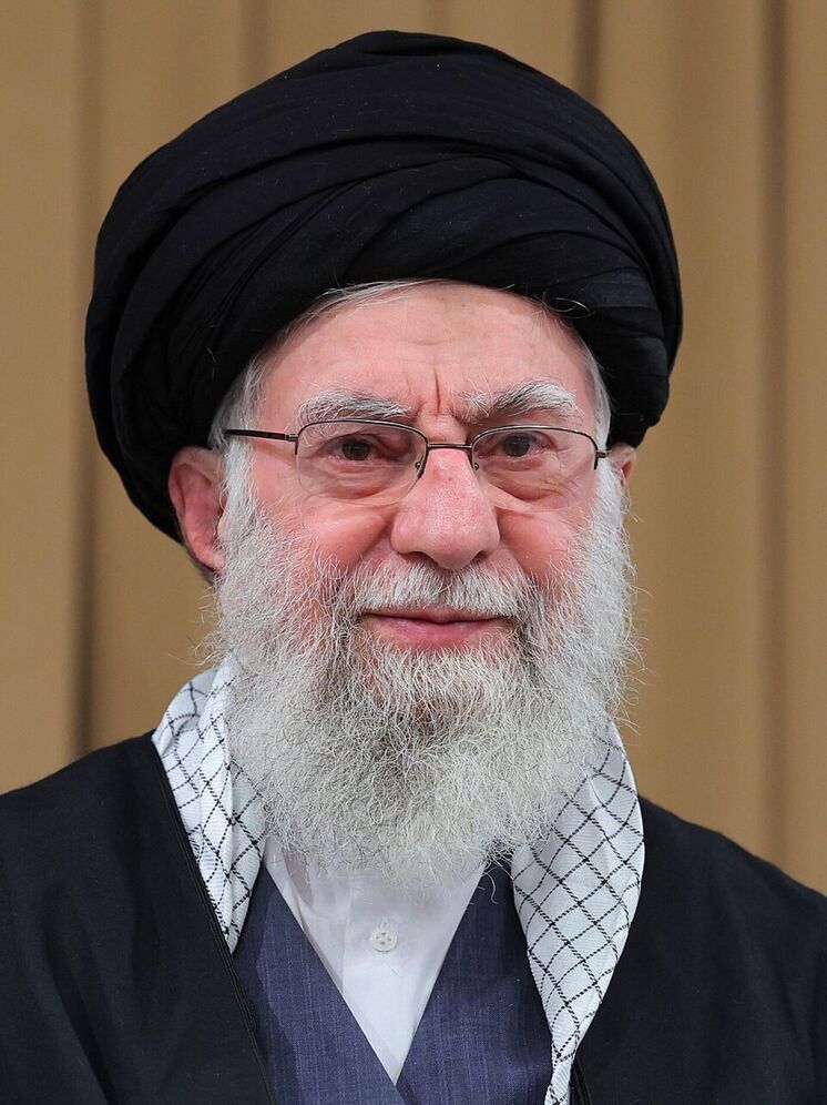 Times: Хаменеи планирует бежать в Россию, если беспорядки в Иране усилятся