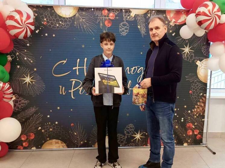 Серпуховские Единороссы продолжают исполнять мечты детей в рамках акции «Ёлка желаний»