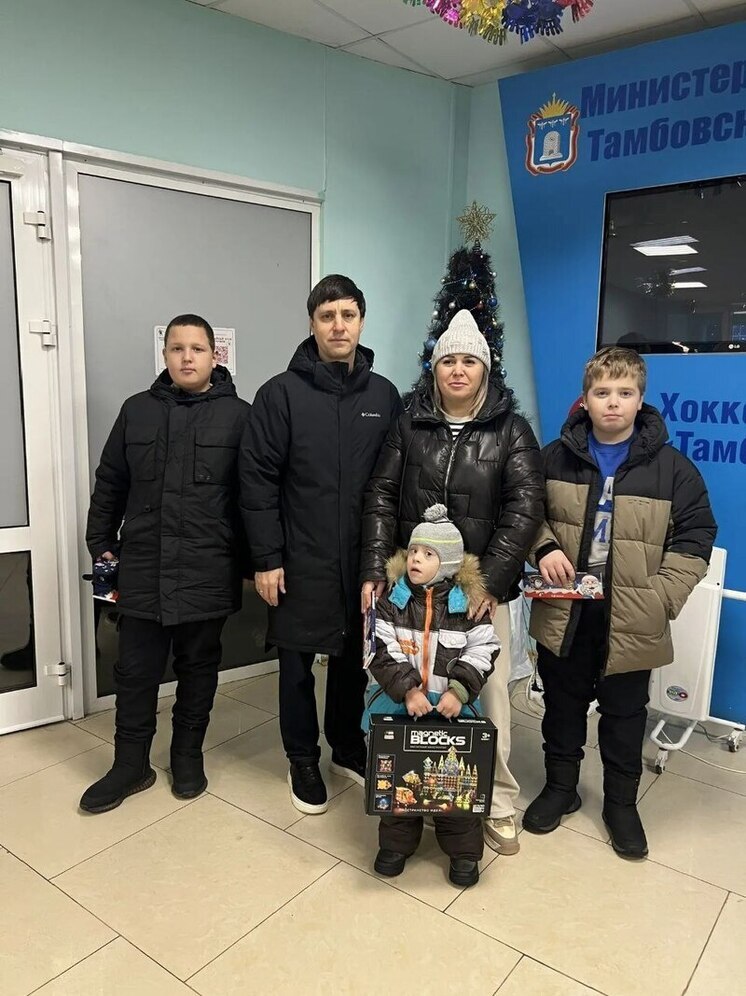 Министр спорта подарил тамбовскому малышу настоящее зимнее чудо!