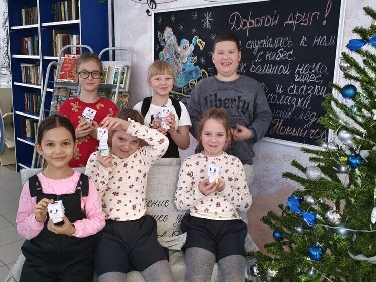 «Зимняя сказка» в библиотеке: юные жители Мегиона создали новогодние чудеса своими руками