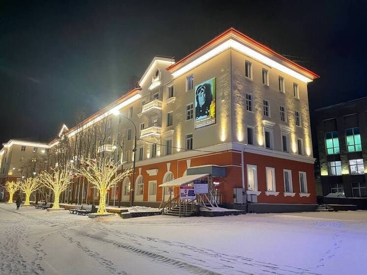 В Мурманской области подсветку установили более чем на 100 зданиях