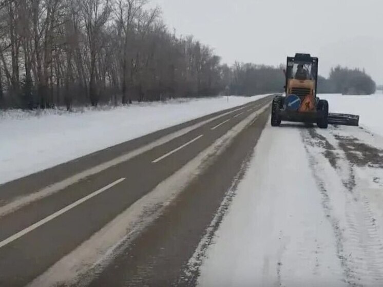 Снежный фронт в Тамбовской области: сотни единиц техники задействованы в борьбе со стихией
