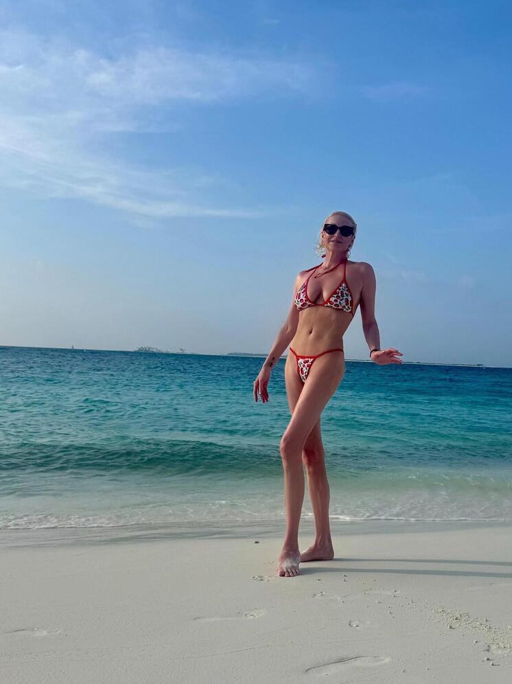 Приехавшую на Мальдивы Волочкову напугали местные обитатели: "Дико боюсь"