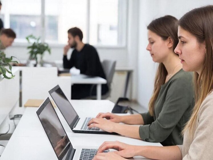 Депутат Госдумы Александр Коган: ваши проблемы важны! Напоминаем о каналах связи