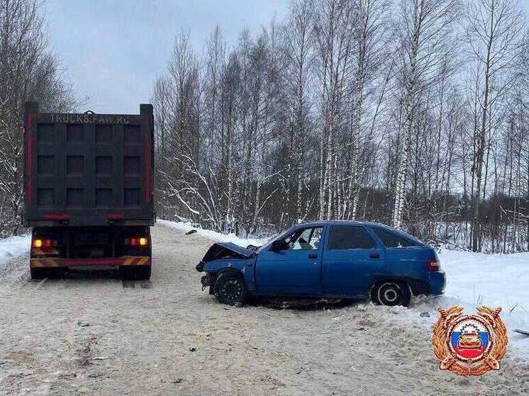 В Тверской области двое пострадали в ДТП с самосвалом