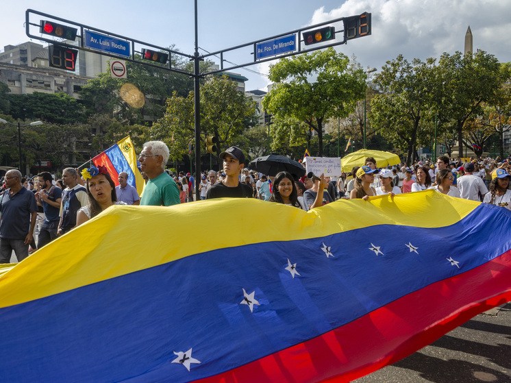 Власти Венесуэлы заявили, что стрельба в Каракасе была связана с дронами