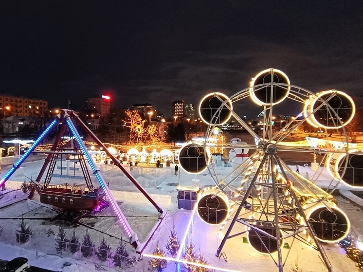 В Екатеринбурге затравили семью иностранцев после новогодних подарков от главы района