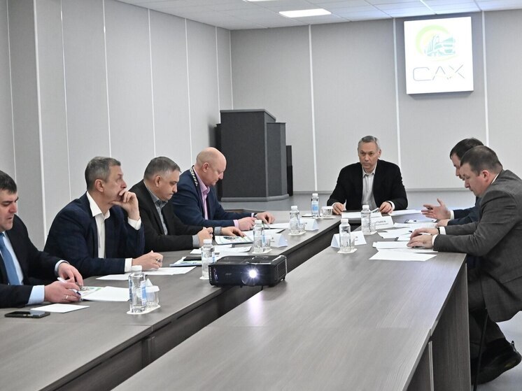 Андрей Травников оценил работу регионального оператора по вывозу мусора