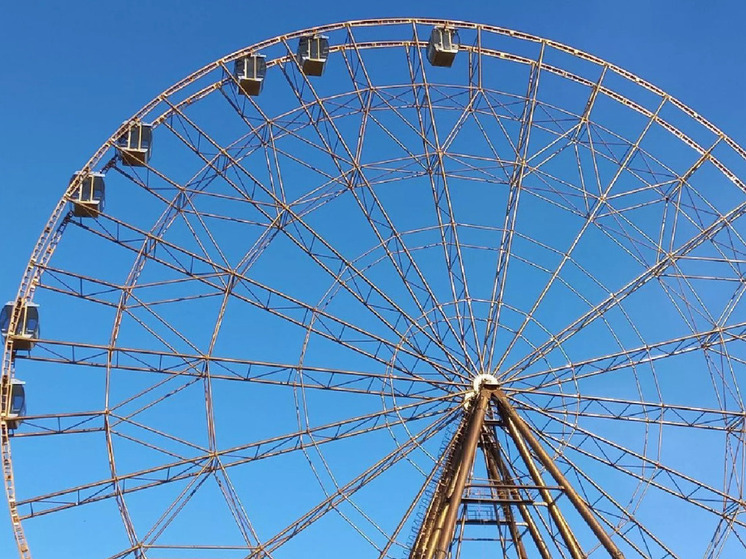 В барнаульском парке «Арлекино» заработало новое колесо обозрения