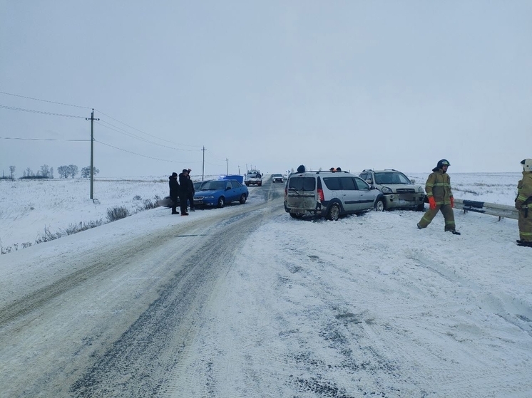 Под южноуральским Троицком случилась авария с четырьмя автомобилями