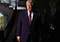 Высокопоставленный американский генерал предупреждает, что стремление Трампа политизировать вооруженные силы США "напоминает о Сталине"