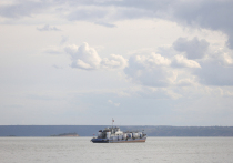 Источники сообщают, что США планируют перехватить нефтяной танкер, связанный с Венесуэлой, на юрисдикцию которого претендует Россия