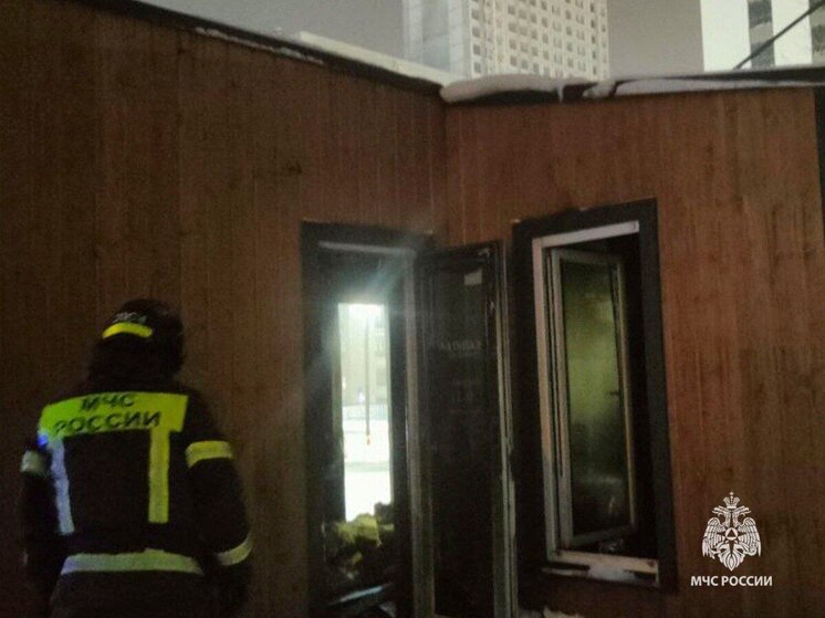 Тульские пожарные потушили возгорание в заброшенном здании