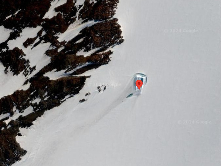 Стало известно, что скрывалось за найденной на Google Maps «дверью» в Антарктиде