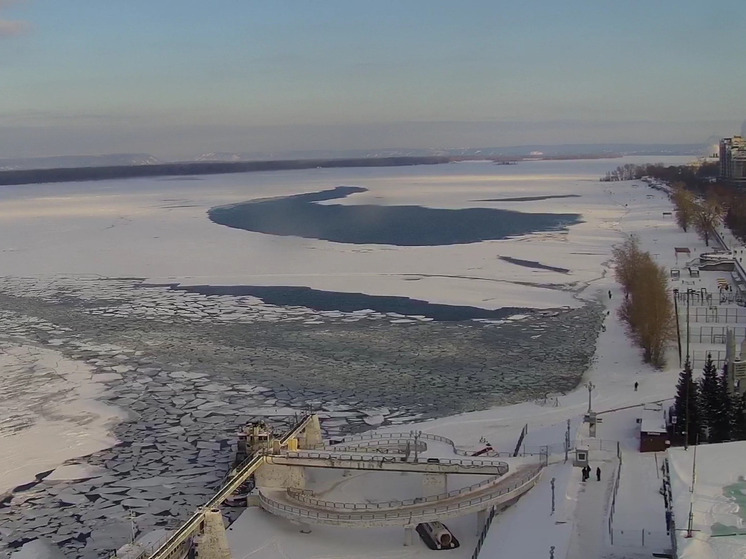 Переправа из Самары за Волгу начала работу 6 января: цены, расписание, видео