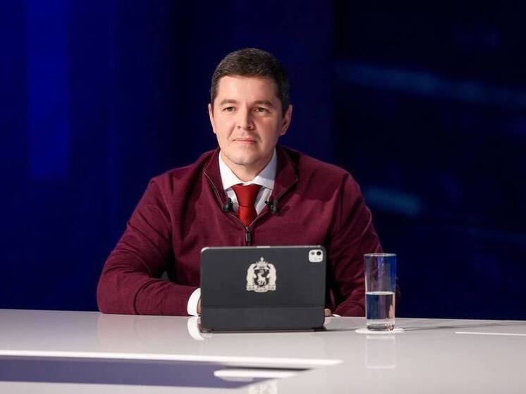 Губернатор ЯНАО Дмитрий Артюхов встретил рассвет на зимней рыбалке