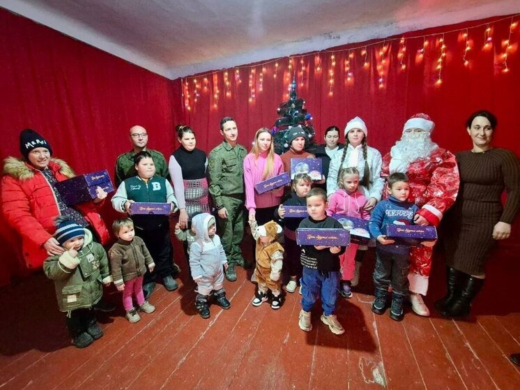 Сотрудники СК России поздравили школьников Каланчакского района с Новым годом