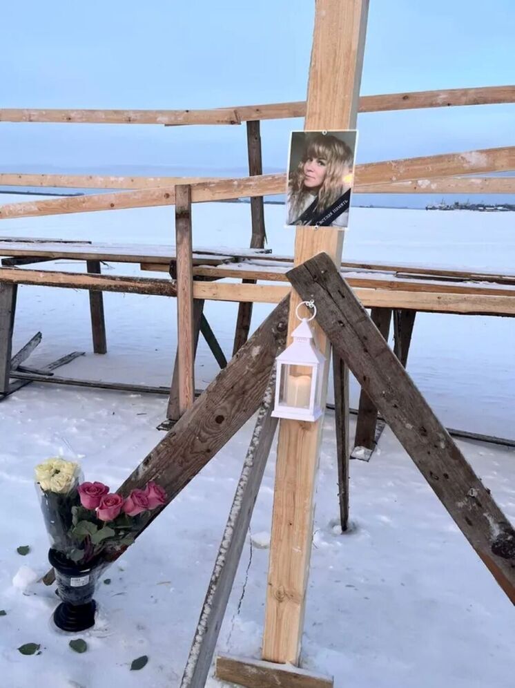 35-летняя российская блогерша Юлия Глушкова разбилась на снегоходе