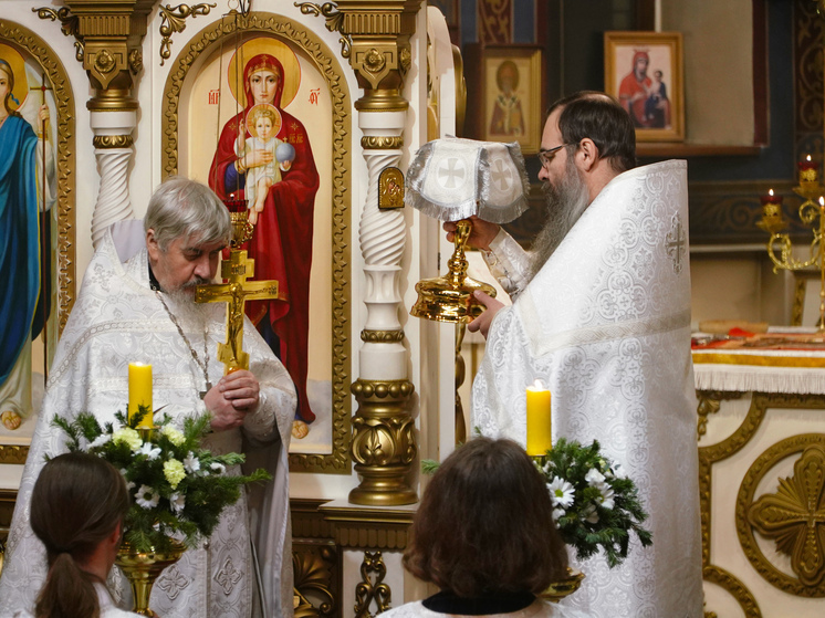 Новосибирские храмы опубликовали расписания служб на Рождество