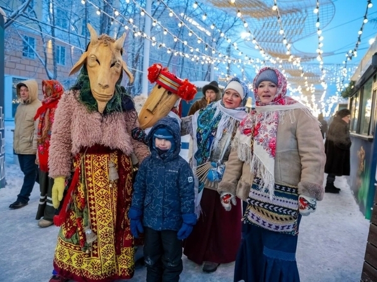 В Мурманске прошли святочные гуляния с народными забавами