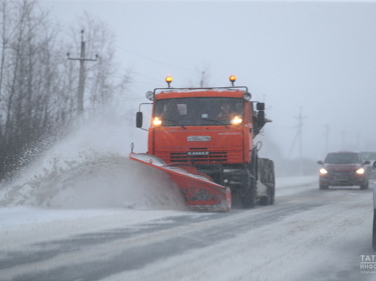 Региональные дороги Татарстана убирают 400 снегоуборочных машин