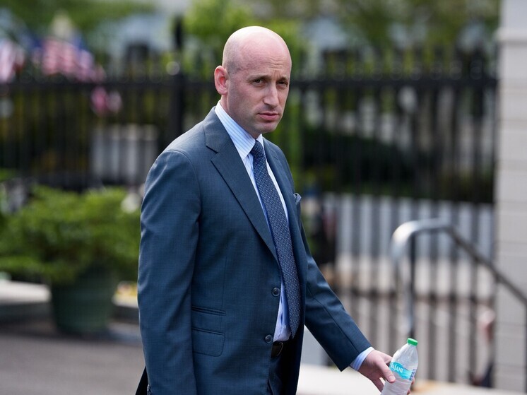 Помощник Трампа Миллер: реальный мир управляется силой и мощью