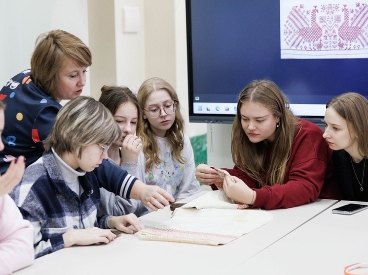 Дипломными работами студентов ИвГПУ станет коллекция одежды из уникальной ткани