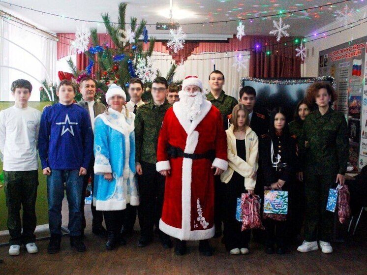 Росгвардейцы привезли в Скадовск «Деда Мороза специального назначения»