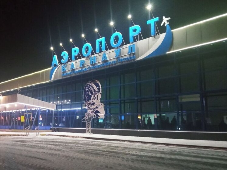 Самолет «Надым — Новосибирск» из-за метели совершил посадку в Барнауле