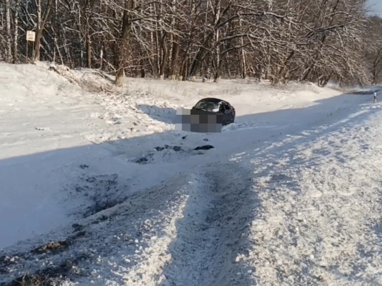 В Грайворонском округе «Лада» вылетела с дороги и опрокинулась: пострадал водитель