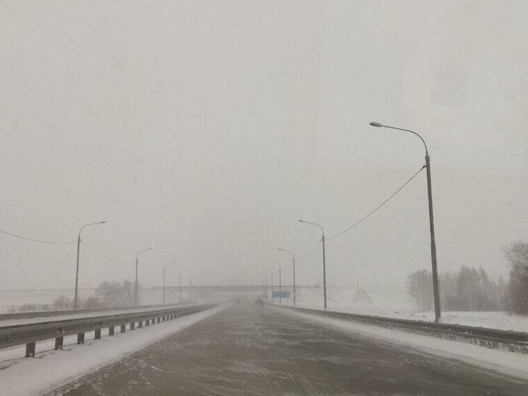 В Омской области продлили ограничения на движение транспорта из‑за непогоды