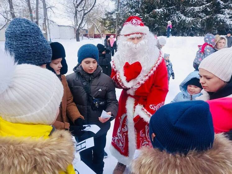 Алексей Фомин принял участие в новогодних мероприятиях со школьниками в Городищенском районе