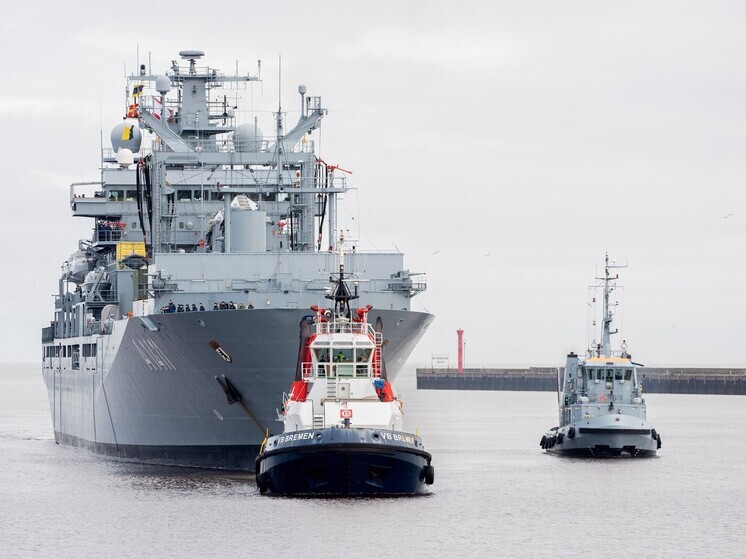 В МИД РФ сделали заявление о преследовании танкера РФ кораблем НАТО