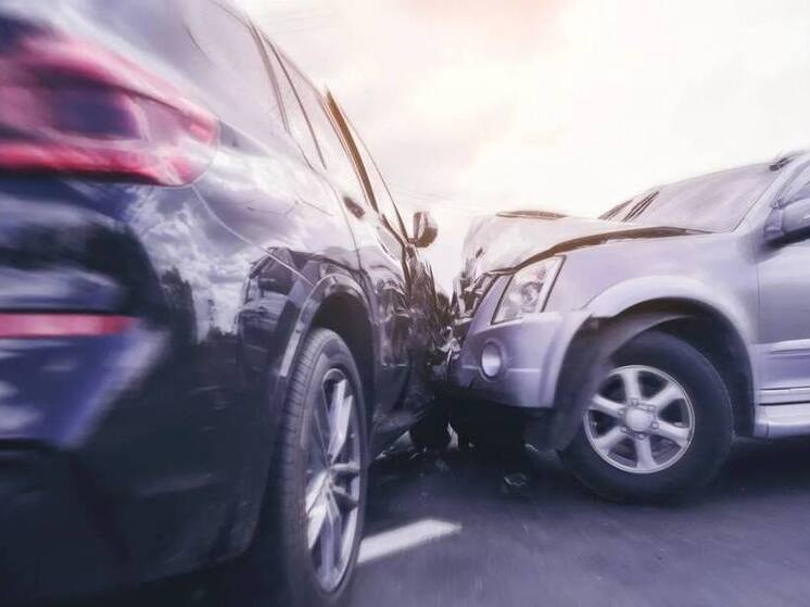 Пассажир пострадал в ДТП с двумя иномарками в Новом Уренгое