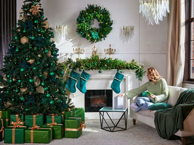 Эксперт рассказал, как правильно чистить смартфон после праздничного застолья