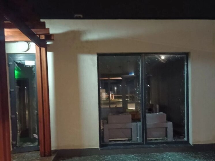 Враг нанес удар по детскому центру на Арабатской стрелке: в Херсонской области работают экстренные службы