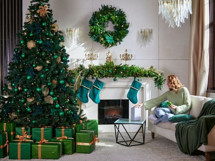 Эксперт рассказал, как правильно чистить смартфон после праздничного застолья