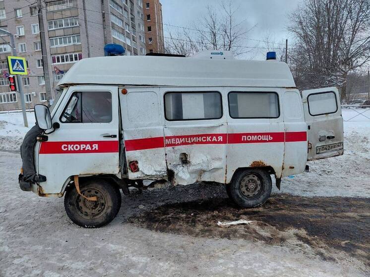 6 человек пострадали в ДТП с Kia Sorento и скорой в Кировской области