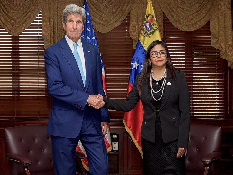 Новые власти Венесуэлы начали задержания подозреваемых в работе на США