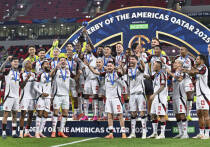 Научное исследование показало, что экономические выгоды от Олимпийских игр и чемпионатов мира по футболу скромны, краткосрочны и неравномерны. Рост ВВП и занятости наблюдается в основном на этапе подготовки; туристический всплеск кратковременен или отсутствует. Анализ расходов на Игры в Париже-2024 подтверждает перерасходы и слабое влияние на ВВП. Успех зависит не от события как такового, а от стратегии планирования и постолимпийского использования инфраструктуры.